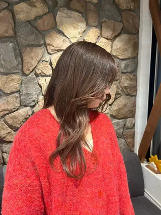 ロング 小玉 唯依のヘアスタイル