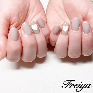 ネイル FREIYA所属・FREIYA マツエク、ネイルの眉毛・アイブロウイメージ