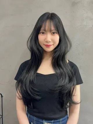 ロング カラー 🖤 Aya 🖤 Zina 梅田茶屋町のヘアスタイル