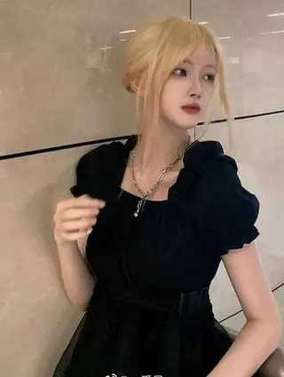 セミロング 韓国ヘア🩵 🩵BIZEのヘアスタイル