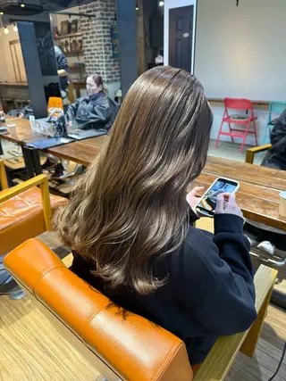 ロング レイヤーカット🫧／ ブリーチ✨TOWAのヘアスタイル