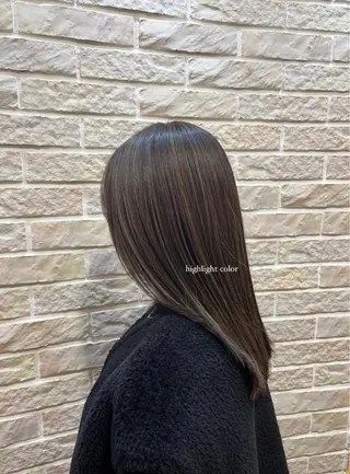 セミロング カラー 大野 桃果のヘアスタイル