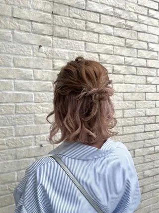 ミディアム カラー ヘアアレンジ 暗髪つや髪💫 岡本彩花のヘアスタイル