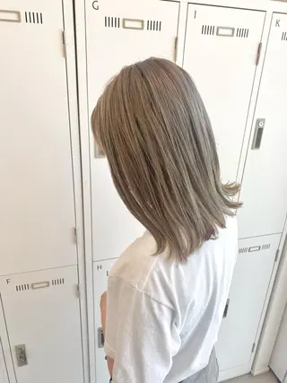 ミディアム カラー YUNA ユウナのヘアスタイル