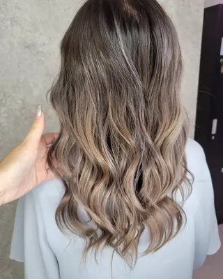 ロング カラー UNDER vr 【アンダーバー】のヘアスタイル