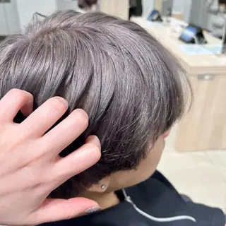 カラー メンズ 巖本 真希のヘアスタイル