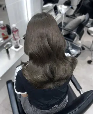 ロング 吉田 璃玖のヘアスタイル