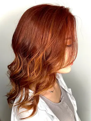 セミロング カラー 透明感カラーブリーチ 🌼シゲモトアヤ🌼のヘアスタイル