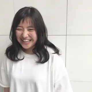 セミロング カラー K. SUZUKAのヘアスタイル