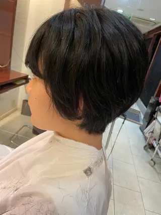 ショート こすげひろと カラー講師のヘアスタイル