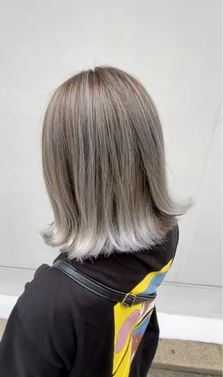 カラー 【縮毛矯正ブリーチ】 西 太志のヘアスタイル