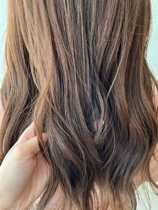 ロング カラー おかにわ みりのヘアスタイル