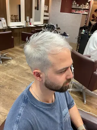 ショート カラー メンズ TAYA 心斎橋所属・山本 聖真のヘアスタイル