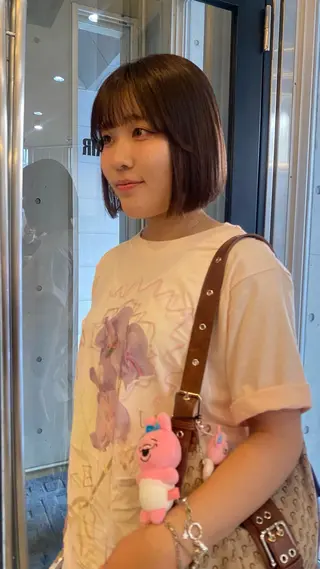ミディアム 磯谷 朋のヘアスタイル