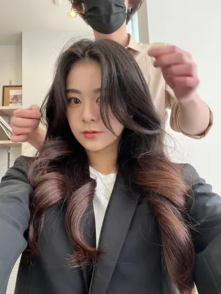 ロング 韓国ヘア レイヤーカットのヘアスタイル