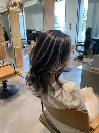 セミロング カラー 透明感カラー 天羅のヘアスタイル