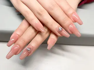 ネイル BiEiネイルサロン所属・BiEi ネイルサロン長さ出しのネイルデザイン