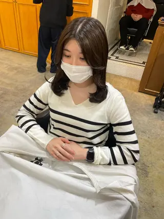 ミディアム カラー MIOベージュカラー 柔らかいカラーのヘアスタイル