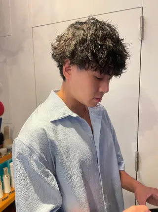 パーマ メンズ RIN／韓国ヘア レイヤーカットのヘアスタイル