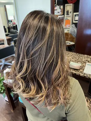 ロング カラー peakshair所属・艶々になる髪質改善 𝒀𝑼𝑻𝑶のヘアスタイル