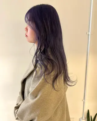 セミロング カラー RAIMA ハイトーン/ベージュのヘアスタイル
