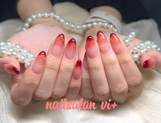 ネイル nailsalon vi+新人LiLiのネイルデザイン