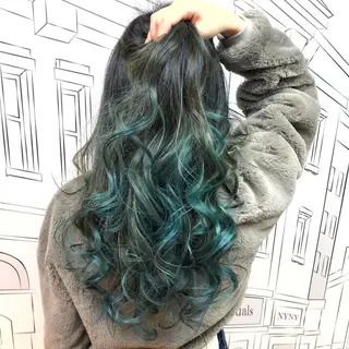 セミロング カラー レイヤー⭐️カラー ⭐️平川雅史のヘアスタイル