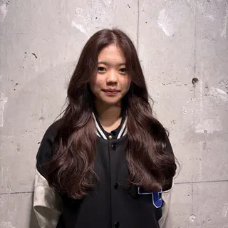 カラー ベージュ／ピンク【く すみカラー】レイヤーのヘアスタイル