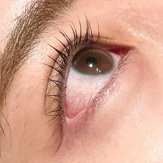 マツエク・マツパ 艶カラー🩵中久保 舞優🩵のヘアスタイル