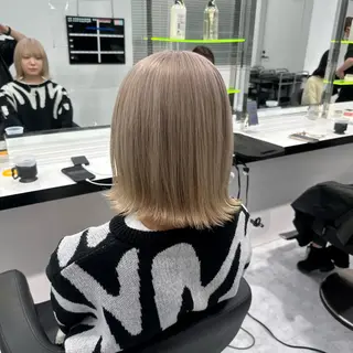 ミディアム カラー 🫧ハイトーン🫧 ベージュ🫧徹哉のヘアスタイル