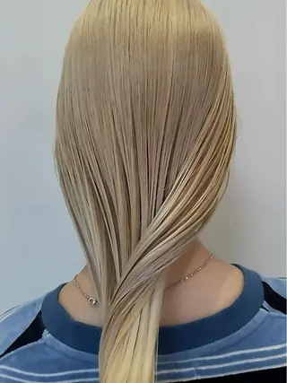 ミディアム カラー SALOWIN所属・ブリーチ✍️ ボブ✨レイヤーのヘアスタイル