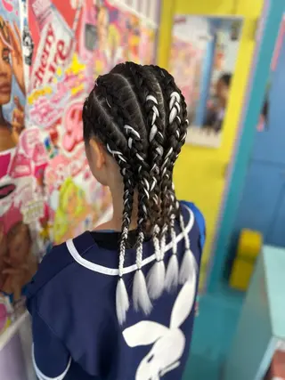 ミディアム Hair salon TOMMY所属・♮やっしー♮ 🌈派手髪🌈のヘアスタイル