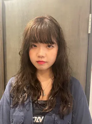 セミロング カラー パーマ 梨子🐣艶カラー🌈 ダメージレス💖のヘアスタイル