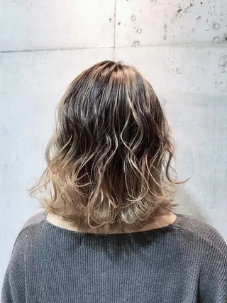 ミディアム カラー 天野 開のヘアスタイル