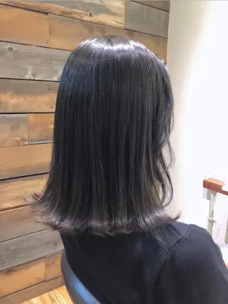 ミディアム カラー 梅山 美侑のヘアスタイル