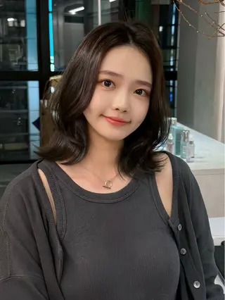 セミロング カラー ⭐️NOAHL大宮 カラー特化⭐️のヘアスタイル