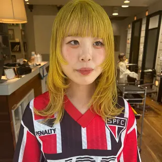 ミディアム 松本 夏海のヘアスタイル