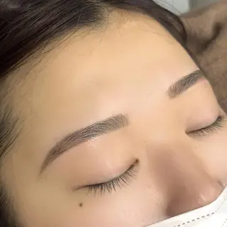 アイブロウ 🍓fein.表参道 ANNEX店🧁🪽のマツエク・マツパデザイン
