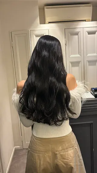 ロング カラー 栗林 茉那のヘアスタイル