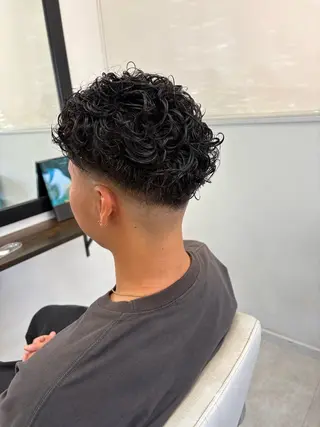 ショート パーマ メンズ 本間 颯太のヘアスタイル