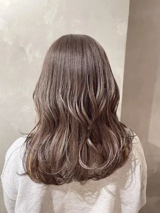 セミロング カラー 梅田美容室 山崎海波のヘアスタイル