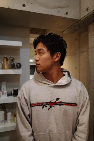 ショート パーマ メンズ 宮崎 恵多のヘアスタイル