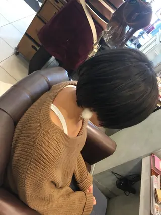 ショート カラー ブリーチカラー🌈 嘉名 真樹のヘアスタイル