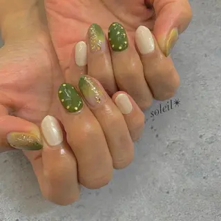 ネイル 粟津 美紀のネイルデザイン