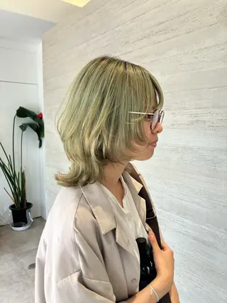 ショート サキ🤍ハイトーン 🩰くびれ巻きヘアのヘアスタイル