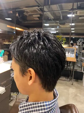 メンズ タツキ／レイヤー／ パーマ／艶カラーのヘアスタイル