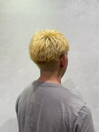 ショート カラー 山田 梨央のヘアスタイル