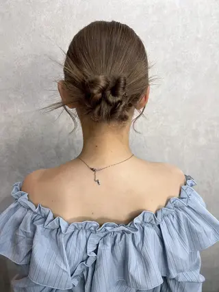 ミディアム maya レイヤーカットのヘアスタイル