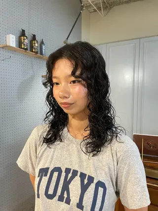 ミディアム パーマ 🤩噂のMr.髪ポジ ティブ®️yu🤩のヘアスタイル