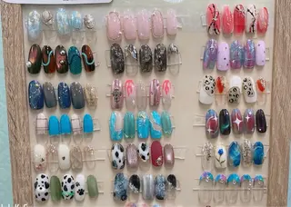 ネイル レイジー スワンのネイルデザイン